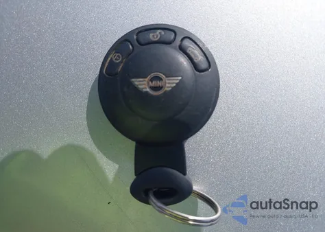 2010 Mini Cooper S из США, поврежденный, VIN WMWMF7C50ATX41701